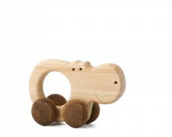 Dřevená hračka na kolečkách - Hrošice Alice