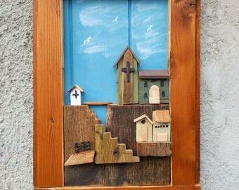 Obraz s miniaturou městečka z recyklovaného dřeva